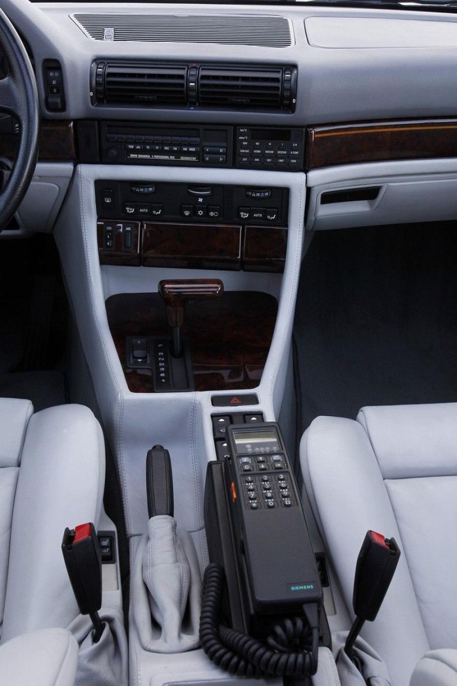  BMW 750iL 1986 года  (фото 8 из 16)